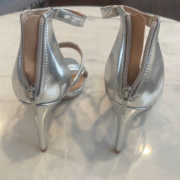 Steve Madden size 8.5 , 4 in heels EUC - Picture 2 of 12